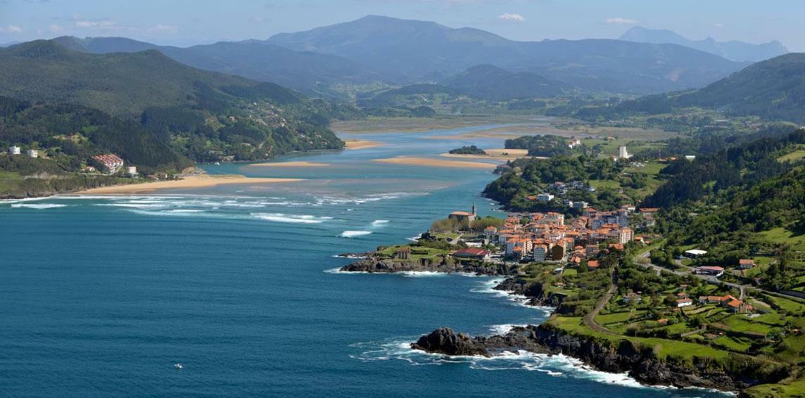 Alojamiento Gaztelugatxe Hotel Bermeo Buitenkant foto